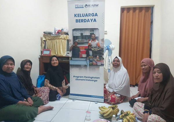 Bantu Tingkatkan Ekonomi Keluarga, LAZ Al Azhar Salurkan Modal untuk UMKM