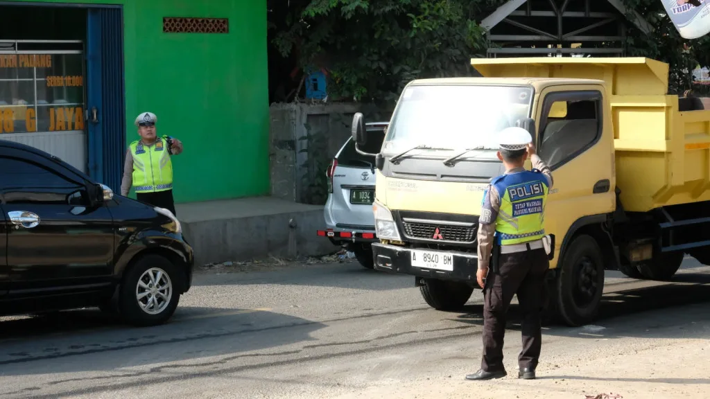 Hari Ke-10 Operasi Patuh Maung 2023, Ditlantas Polda Banten Gatur di Jalan Palima Kota Serang