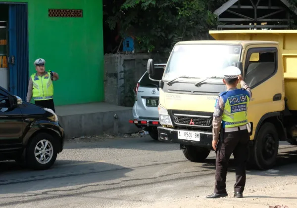 Hari Ke-10 Operasi Patuh Maung 2023, Ditlantas Polda Banten Gatur di Jalan Palima Kota Serang