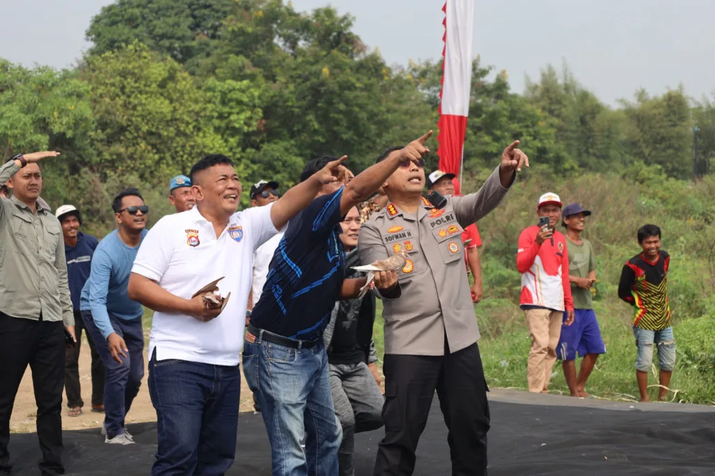 Sebanyak 800 Peserta Ikuti Lomba Burung Merpati Kolong Piala Kapolda Banten