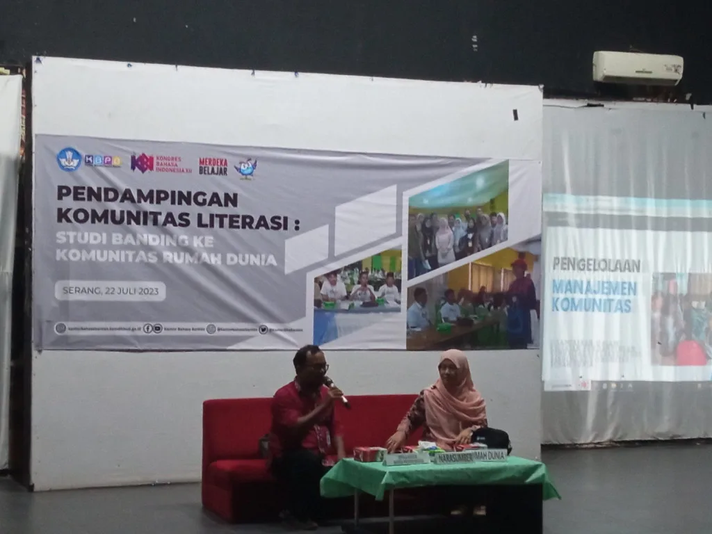 Wujudkan TBM Berkualitas, Kantor Bahasa Provinsi Banten, Tunjuk 'Rumah Dunia Serang' sebagai Tuan Rumah Studi Banding Komunitas Literasi 2023.