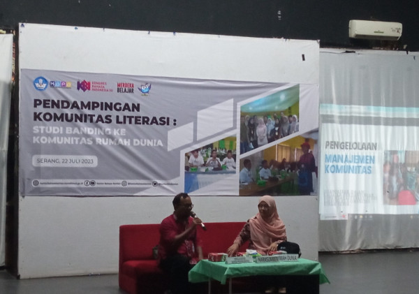 Wujudkan TBM Berkualitas, Kantor Bahasa Provinsi Banten, Tunjuk 'Rumah Dunia Serang' sebagai Tuan Rumah Studi Banding Komunitas Literasi 2023.