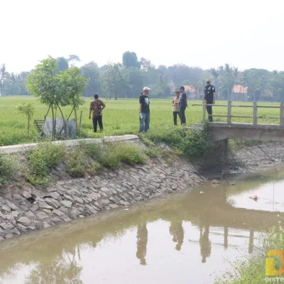 Personel Polsek Kresek dan Polresta Tangerang Cek TKP Kasus Anak Tewas oleh Ayah Tiri