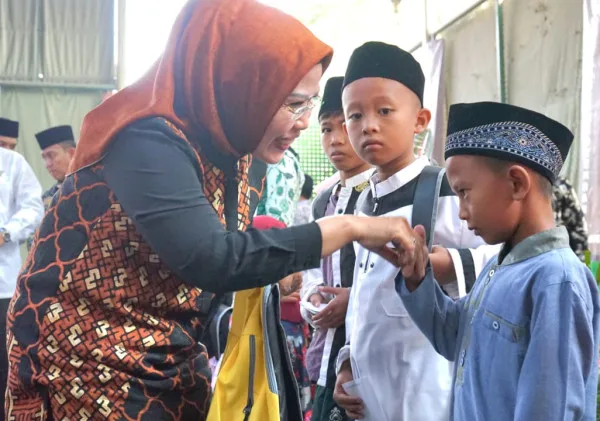 1.000 Anak Yatim 'Berlebaran' Bersama Bupati Serang