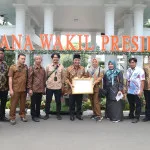 Pj Gubernur Banten Al Muktabar Raih Anugerah Adhikarya Pembangunan Pertanian