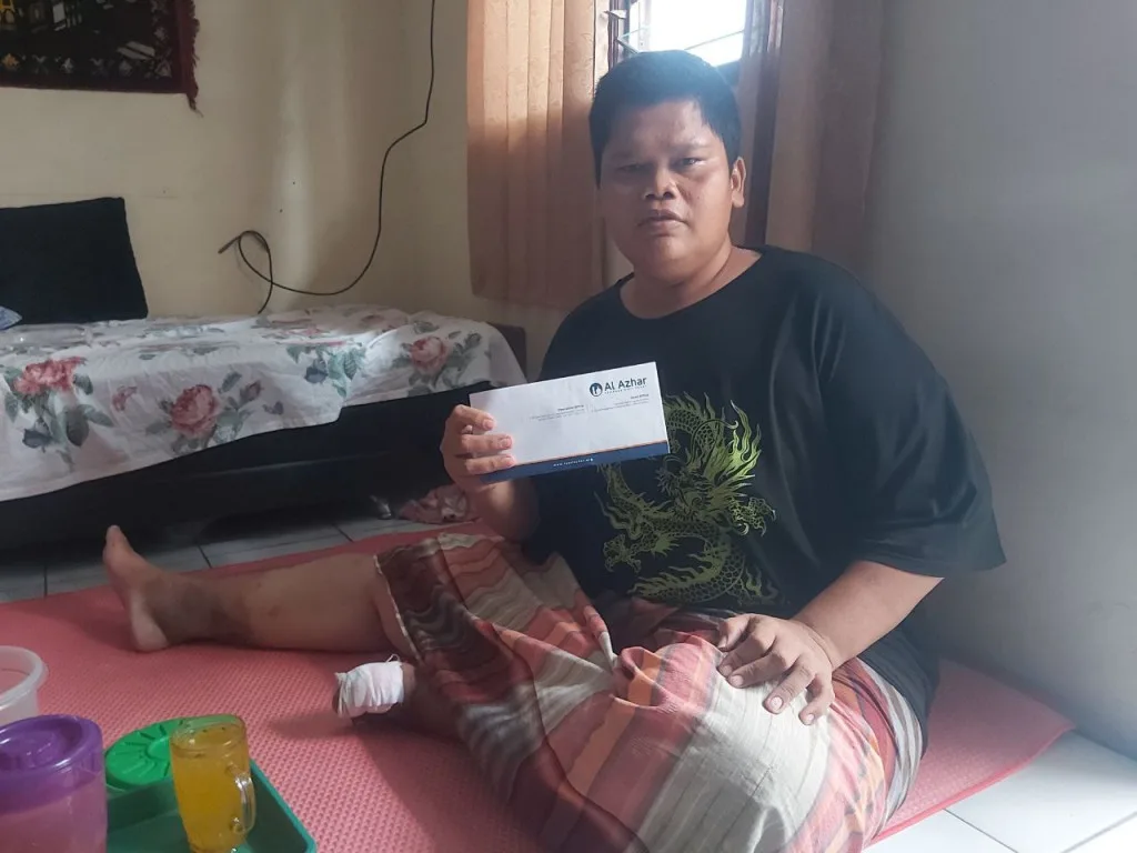 Jalani Operasi Infeksi Jempol Kaki, Bantu Khairul Kembali Pulih