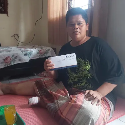 Jalani Operasi Infeksi Jempol Kaki, Bantu Khairul Kembali Pulih