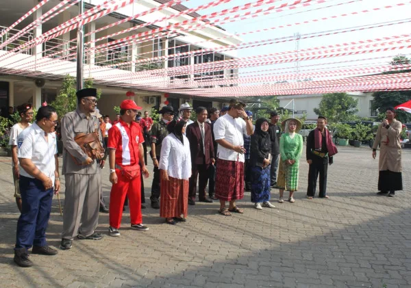 Meriahkan HUT RI Ke-78, Distan Provinsi Banten Gelar Parade Kostum Pertanian