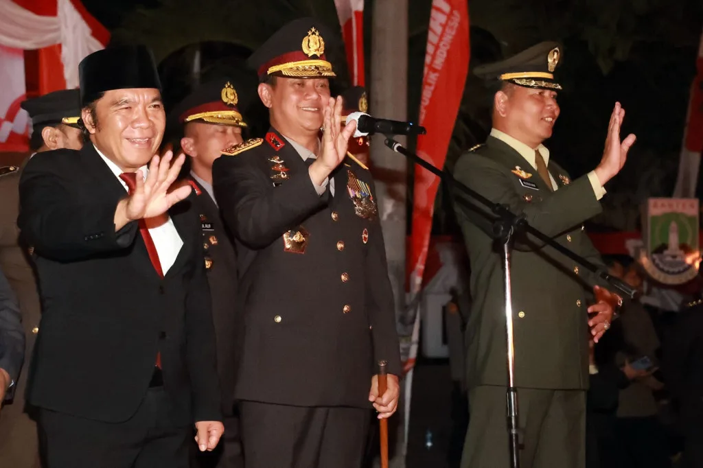 Pj Gubernur Banten Al Muktabar Hadiri Upacara Taptu Rangkaian HUT Kemerdekaan RI Ke-78