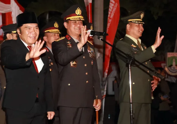 Pj Gubernur Banten Al Muktabar Hadiri Upacara Taptu Rangkaian HUT Kemerdekaan RI Ke-78
