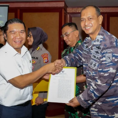 Pj Gubernur Al Muktabar Kukuhkan Klaster Logistik Penanggulangan Bencana Provinsi Banten