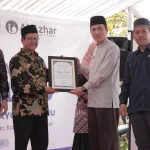 Hadirkan Pusat Edukasi Masyarakat di Pelosok Desa Jampang, LAZWaf Al Azhar dan 5 Sekolah Islam Al Azhar Bangun Saung Ilmu