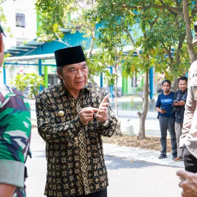 Pj Gubernur Banten Al Muktabar Sambut Kedatangan Wapres KH Ma'ruf Amin di Ponpes An Nawawi Tanara