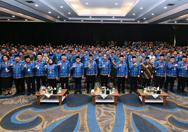 Pj Gubernur Banten Al Muktabar Hadiri Rakernas Korpri 2023