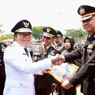 Pj Gubernur Banten Al Muktabar Hadiri Upacara dan Parade Peringatan HUT ke-78 TNI