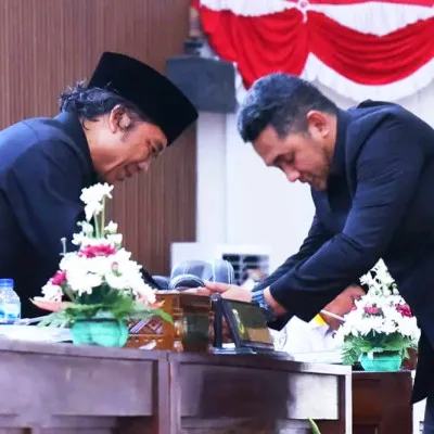 Revisi Raperda Penanaman Modal Untuk Meningkatkan Pembangunan dan Kesejahteraan