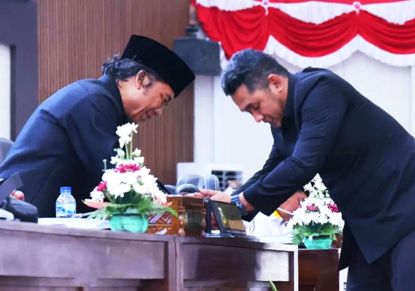 Revisi Raperda Penanaman Modal Untuk Meningkatkan Pembangunan dan Kesejahteraan