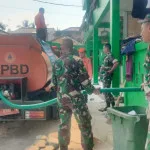 Babinsa Koramil 0602-05/Cipocok Jaya Gandeng BPBD Distribusikan Bantuan Air Bersih