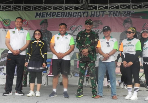 Meriahkan HUT Ke 78 TNI, Kodim 0602/Serang Olahraga Bersama Rakyat