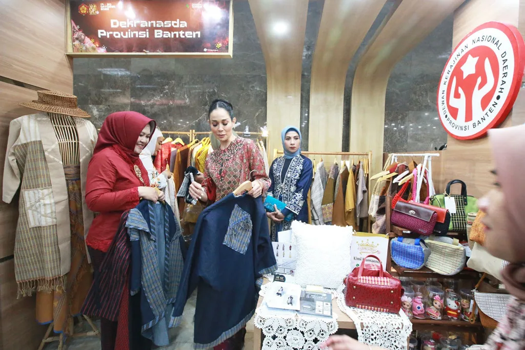 Tenun Baduy dan Rajutan Tampil dalam Pameran Asta Karya Nusa