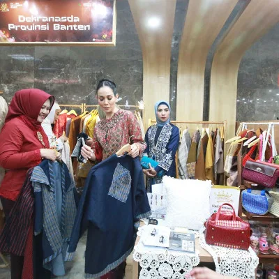 Tenun Baduy dan Rajutan Tampil dalam Pameran Asta Karya Nusa