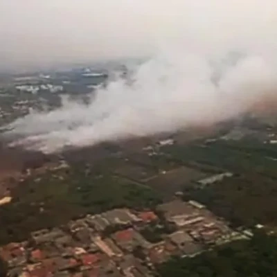 BNPB Siapkan Helikopter Waterbombing Untuk Padamkan Kebakaran TPA Rawa Kucing