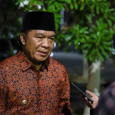 Pj Gubernur Banten Al Muktabar Sambut Kedatangan Wapres KH Ma'ruf Amin di Ponpes An- Nawawi Tanara