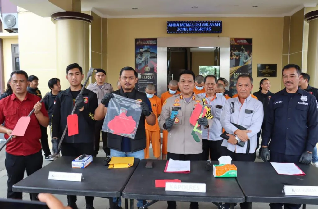 Pelaku Pencurian Rambu Jalan Tol Ditangkap Satreskrim Polres Serang