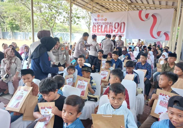 Peringati Ke-33 Tahun Pengabdian Akabri 90, Polda Banten Salurkan 1.000 Peket Bantuan Kepada Masyarakat
