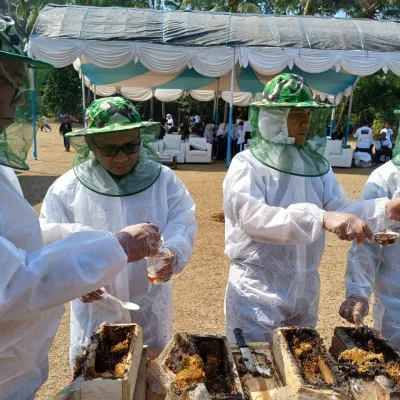 Abdimas BEM Vokasi UI 2023 Kembangkan UMKM Desa Wisata Kubang Baros