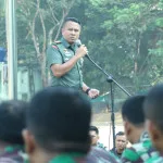 Dandim 0602/Serang Berikan Jam Komandan Kepada Seluruh Prajurit Dan PNS