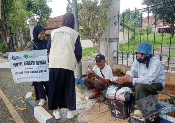 UKM FOTOGRAFI BERSINERGI DENGAN INSAN CENDEKIA GEMILANG GELAR AKSI BERBAGI
