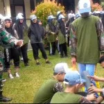 Babinsa Koramil 0602-05/Cipocok Jaya Bina Psikologi Lapangan Pelajar Melalui Permainan