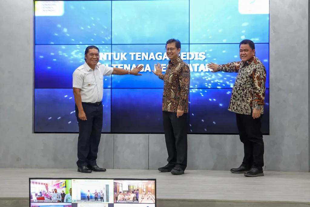 Pj Gubernur Banten Dan Menkes Launching Imunisasi Hepatitis B Bagi Nakes