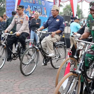 Dandim 0602/Serang Peringati Hari Pahlawan Bersama Komunitas Sepeda Tua