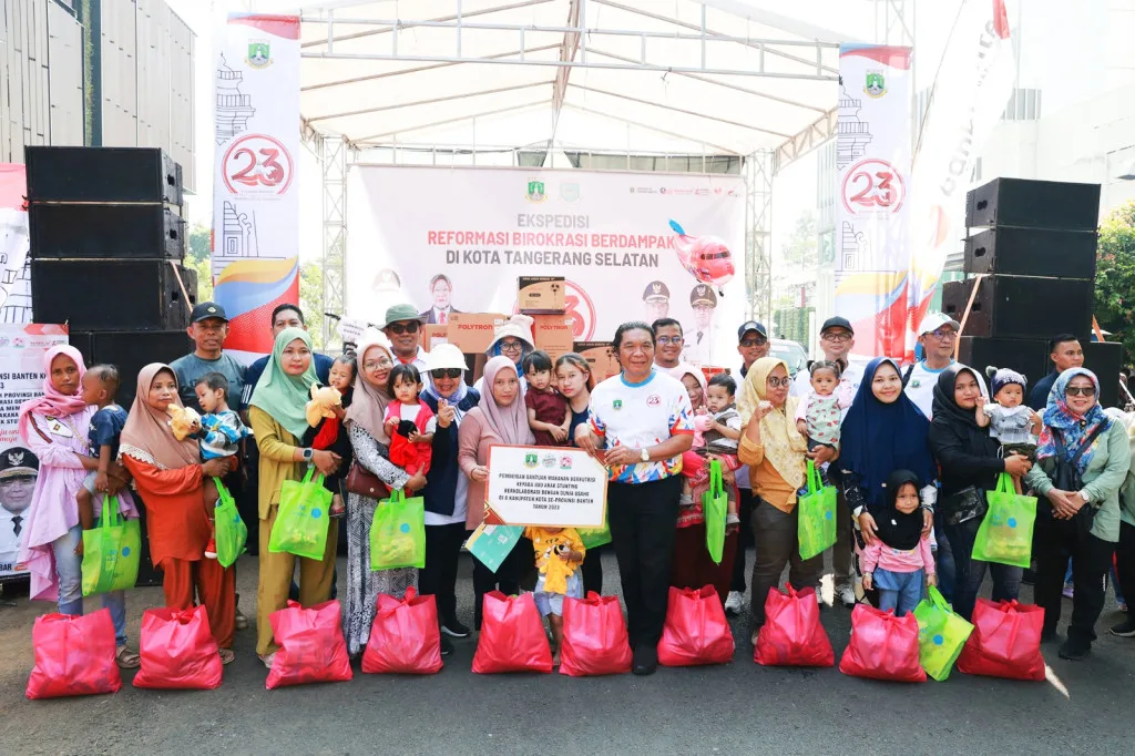 Pemprov Banten Salurkan Bansos di Kota Tangsel Untuk Penanganan Kemiskinan Ekstrem