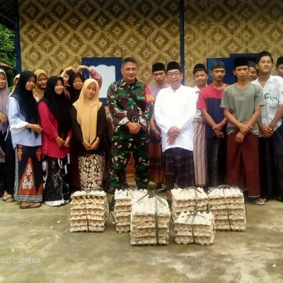 Bakti TNI, Koramil 0602-21/Kopo Berikan Bantuan Telur Ke Pondok Pesantren Untuk Tambah Gizi