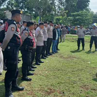 Personel Polsek Panongan Polresta Tangerang Laksanakan Apel Pengamanan Kegiatan Tatap Muka Caleg DPR RI