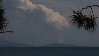 Gunung Anak Krakatau Siaga 3, Polda Banten Imbau Kembali Warga Pesisir Agar Waspada