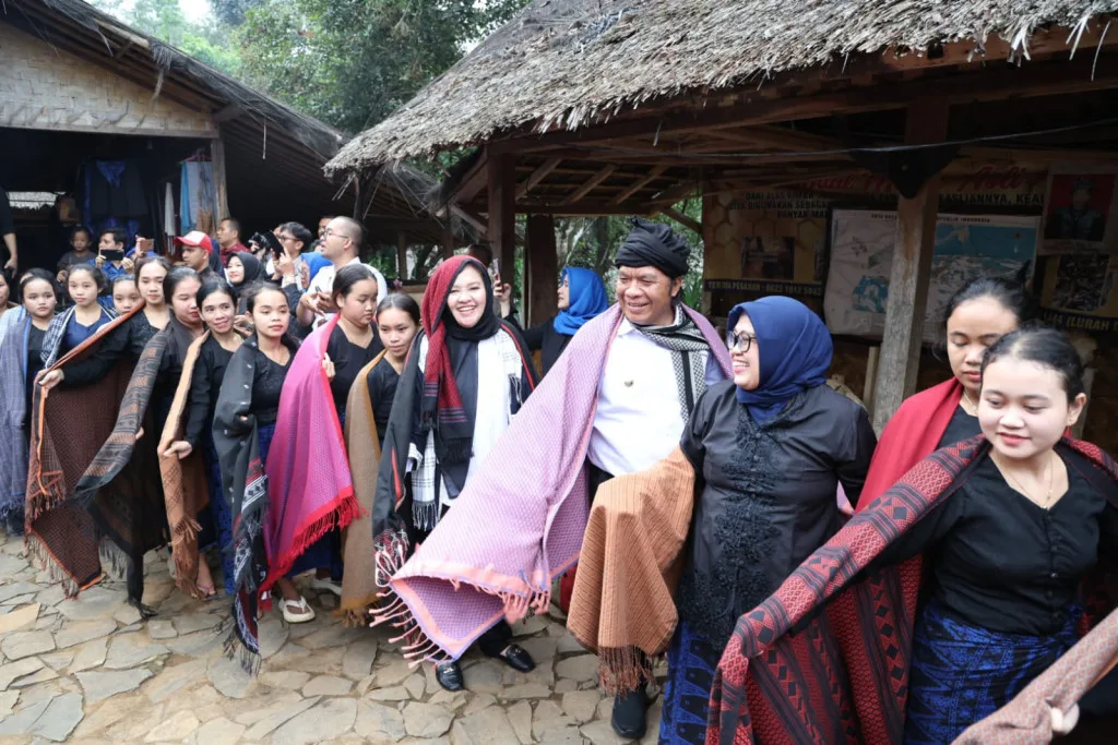 Tutup Pelatihan Tenun Baduy, Pj Gubernur Banten : Lestarikan Warisan Budaya Leluhur