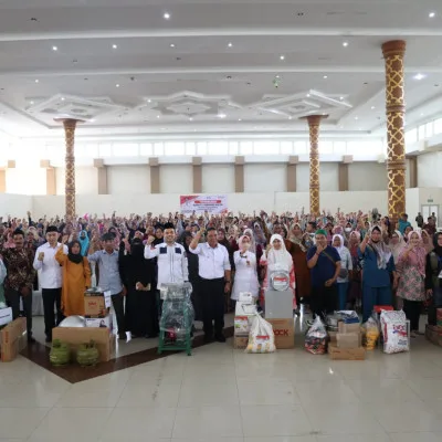 Pj Gubernur Banten Salurkan Bantuan Usaha Ekonomi Produktif