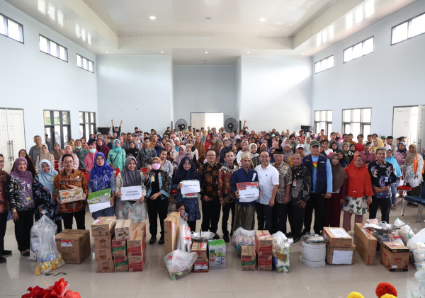 Tingkatkan Ekonomi KPM, Pemprov Banten Salurkan Bantuan Ke Masyarakat Kabupaten Tangerang
