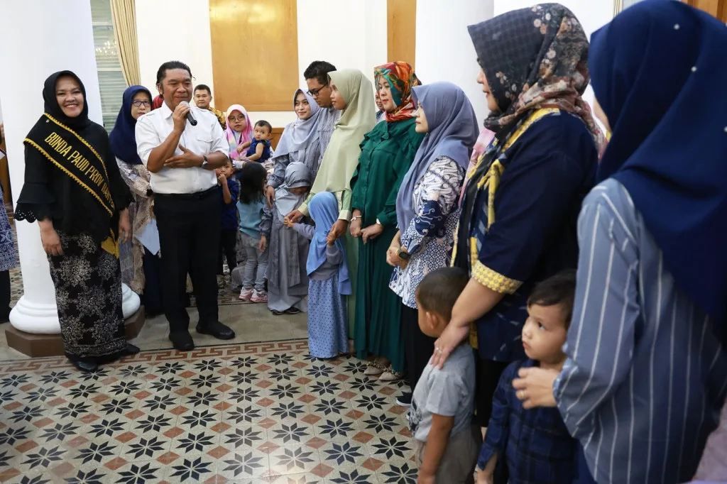 Smart Parenting Anak Usia Dini, Pj Gubernur Banten Al Muktabar: Berikan Program Tumbuh Kembang Anak Terbaik
