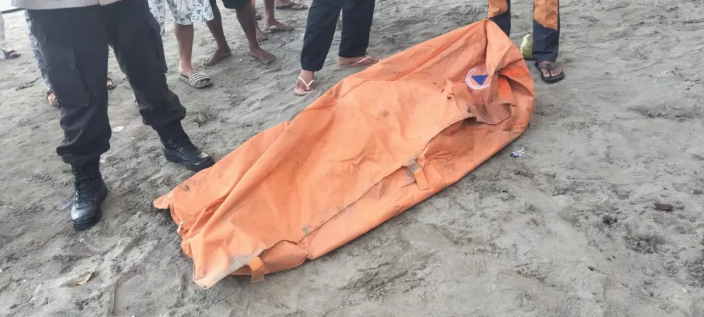 Penemuan Mayat Di Pinggir Pantai, Gegerkan Warga Kabupaten Serang Banten