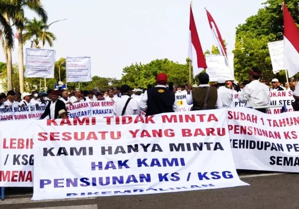 Ratusan Pensiunan KS Group Demo, Tutut Hak Pensiun