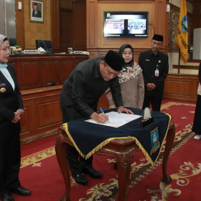 Dorong Pelayanan Publik Menjadi Cepat dan Mudah DPRD Setujui Penetapan Raperda SPBE menjadi Perda Kabupaten Serang