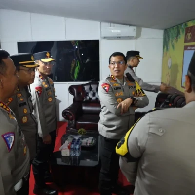Kapolda Banten Tinjau Pos Pam 5 Ciwandan pada Malam Tahun Baru