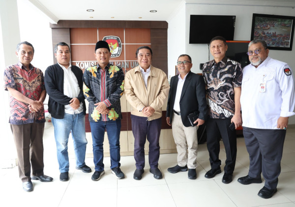 Kunjungi KPU, (Pj) Gubernur Banten Al Muktabar Bahas Perkembangan Persiapan Pemilu