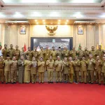 Pj Gubernur Banten Al Muktabar Serahkan DPA SKPD dan Tandatangani Perjanjian Kinerja Tahun Anggaran 2024