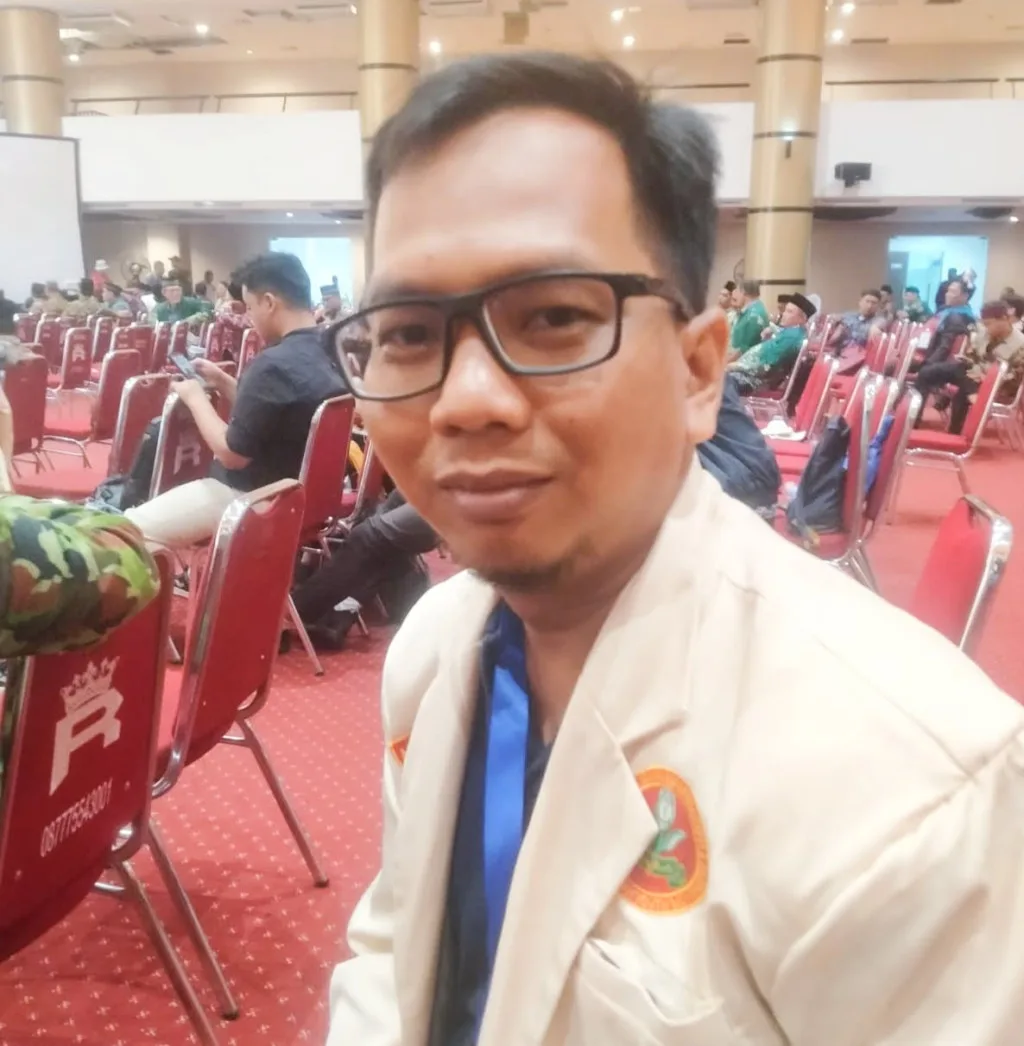 Suhery Wiguna, Aktivis Lingkungan Protes Pelanggaran Kampanye Memaku Pohon
